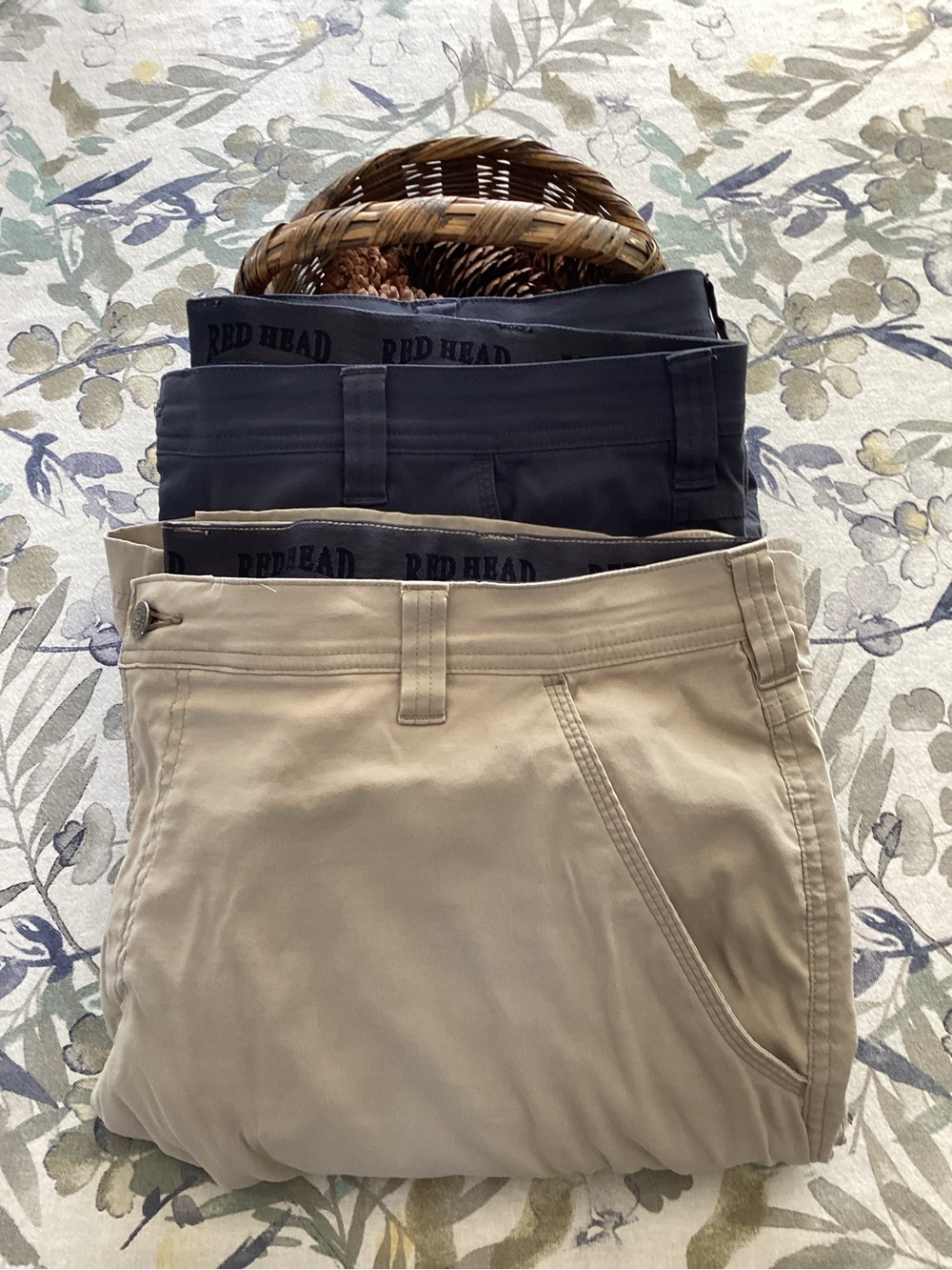 Men's Cargo Shorts Lot of 2 Size 44 Nylon Stretch Khaki & Navy Blue